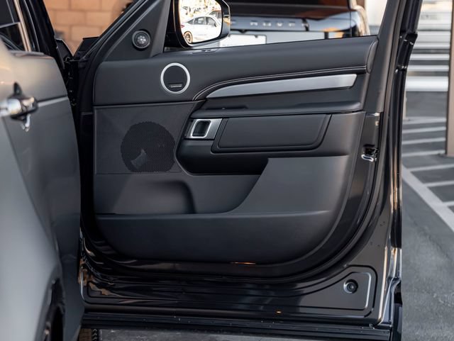 New 2026 Land Rover Discovery Limited Edition AWD/4WD image 33