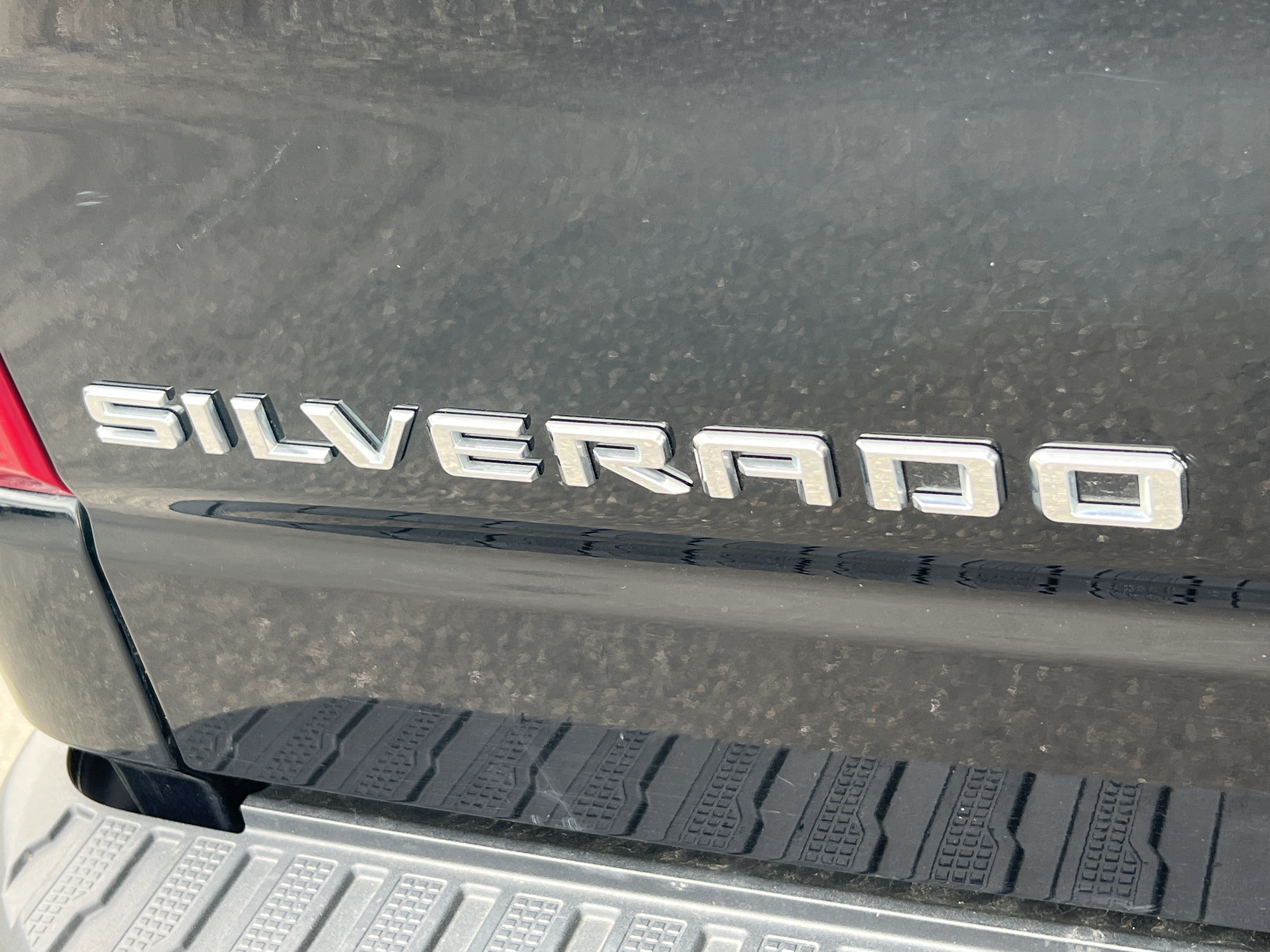 Used 2022 Chevrolet Silverado 1500 High Country w/ Safety Package II AWD/4WD image 9