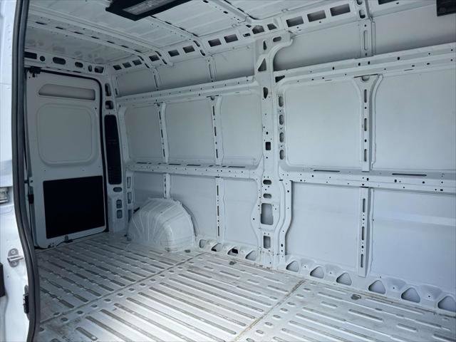 Used 2025 RAM ProMaster 2500 w/ Convenience Group FWD image 14