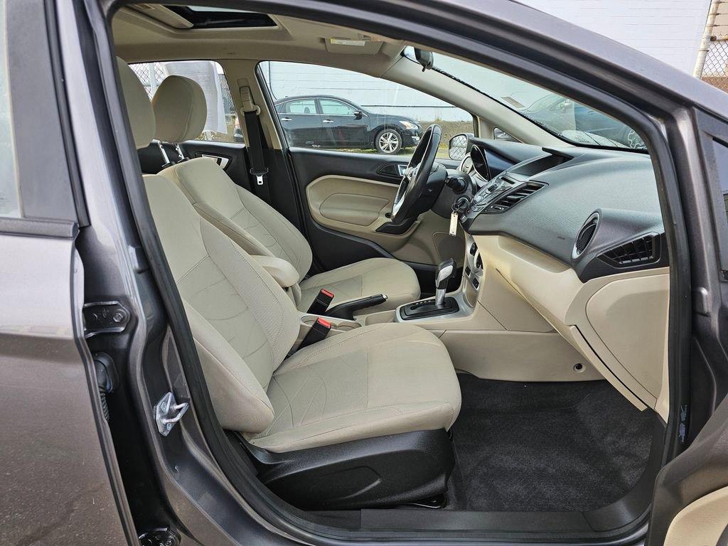 Used 2014 Ford Fiesta SE w/ Comfort Package image 11