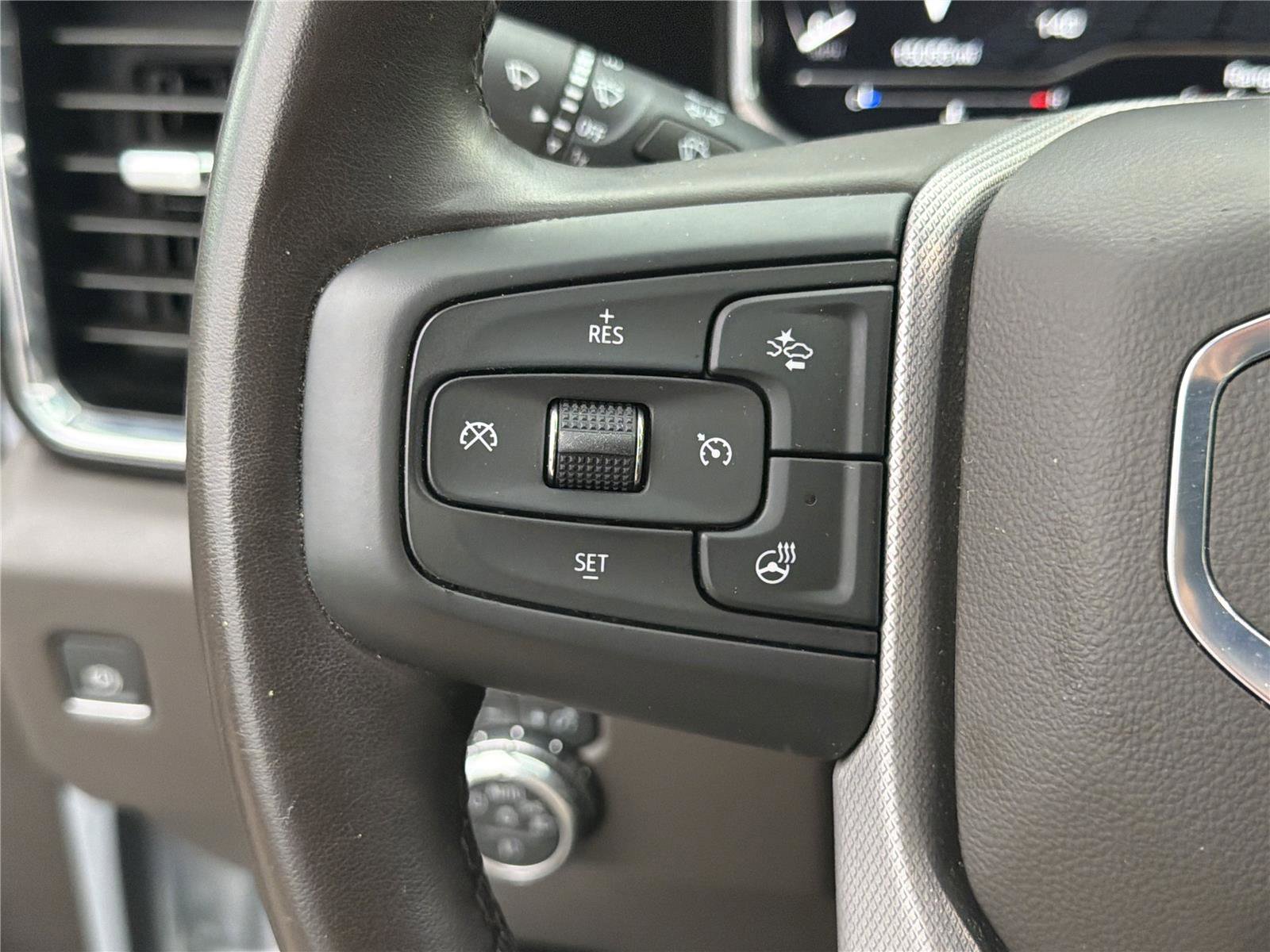 Used 2024 GMC Sierra 2500 Denali w/ Denali Reserve Package AWD/4WD image 25