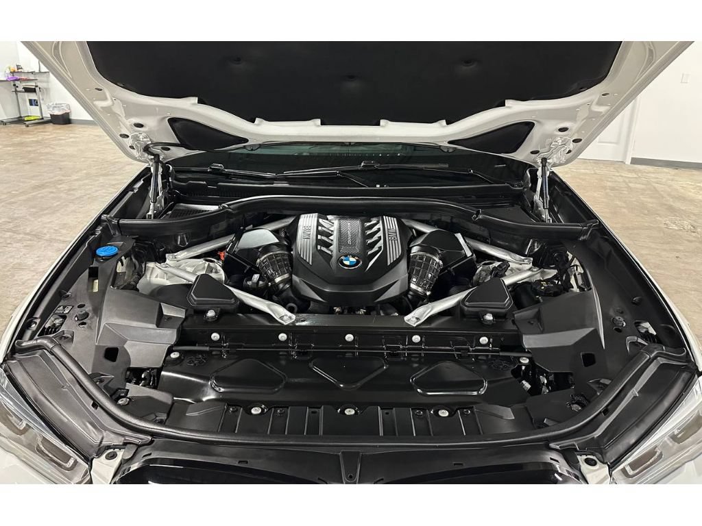 Used 2023 BMW X5 M50i w/ Executive Package AWD/4WD image 4