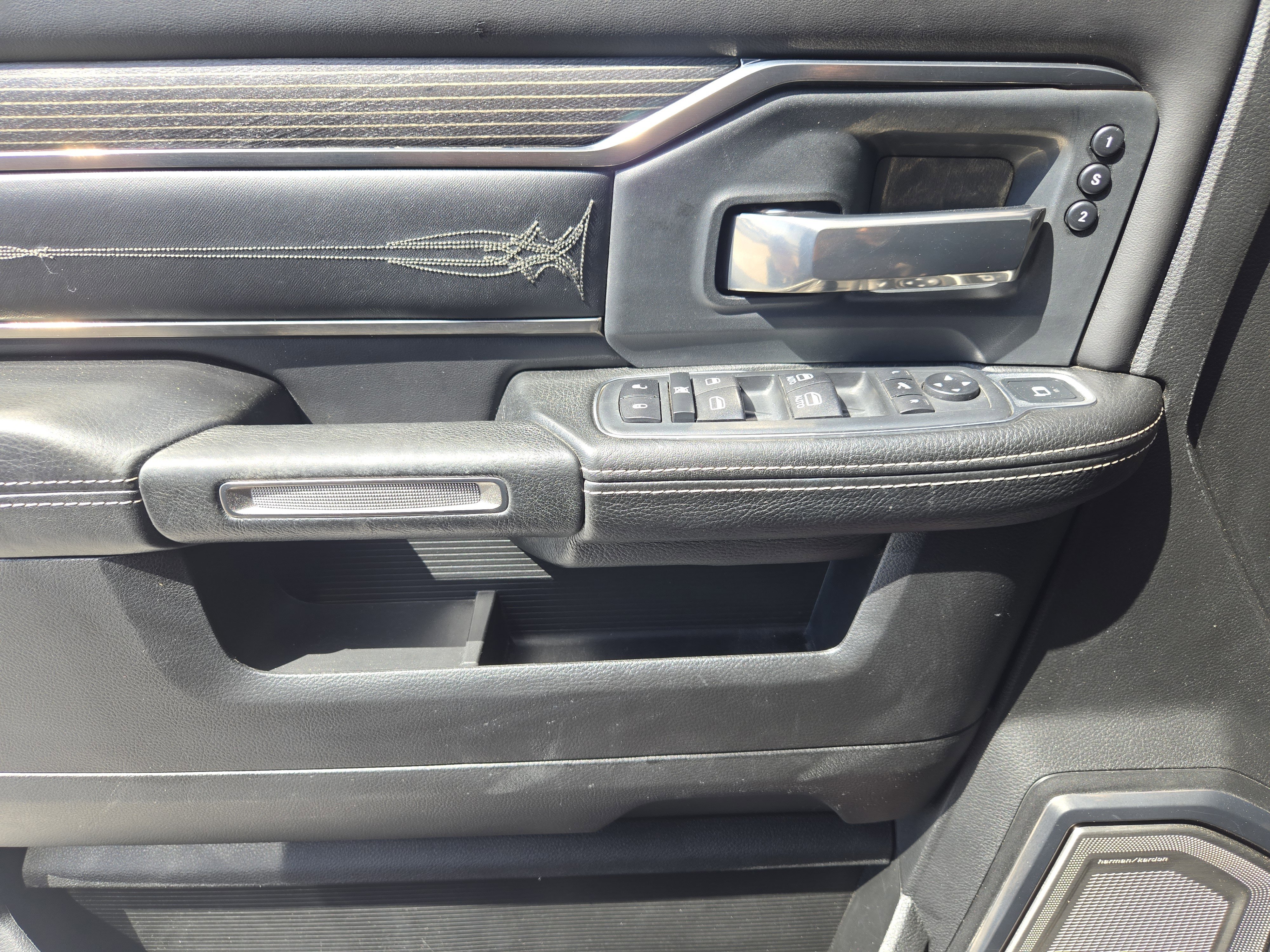 Used 2020 RAM 3500 Limited AWD/4WD image 27