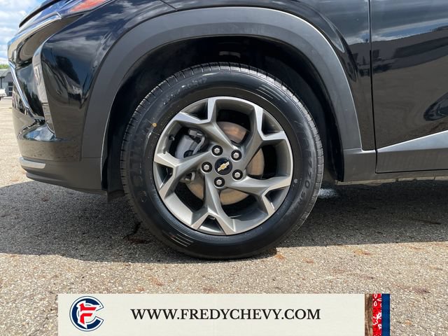 Used 2025 Chevrolet Trax LT FWD image 28