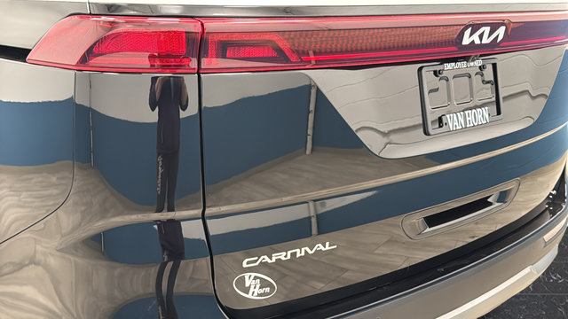 Used 2024 Kia Carnival LX FWD image 38