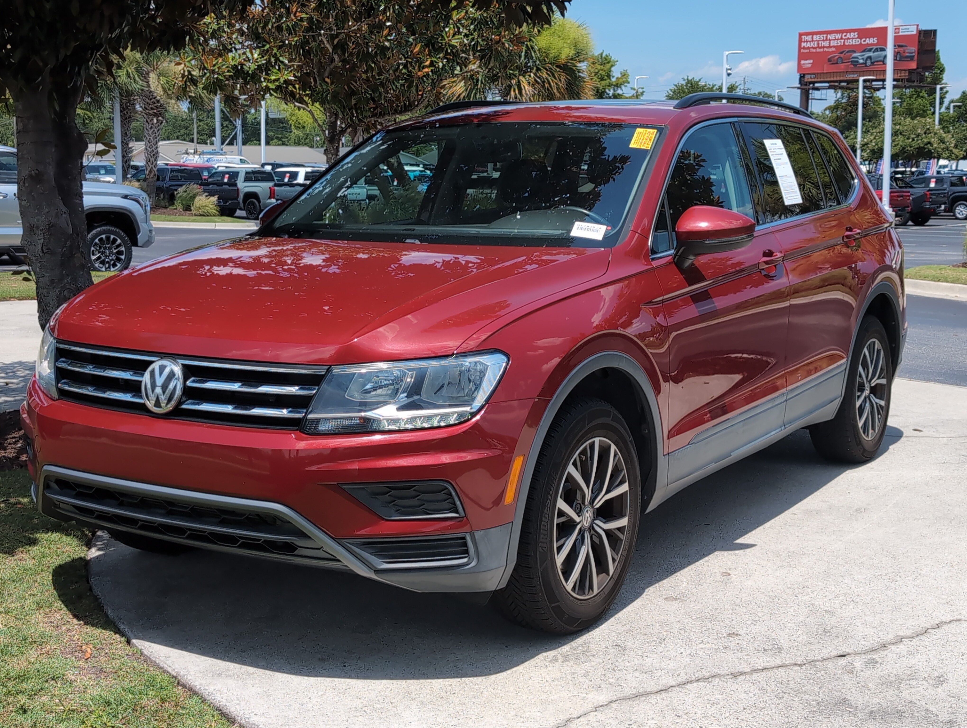 Used 2019 Volkswagen Tiguan SE w/ Panoramic Sunroof Package FWD image 5