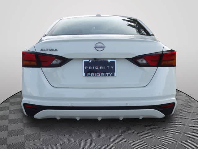 Used 2025 Nissan Altima 2.5 SV FWD image 3