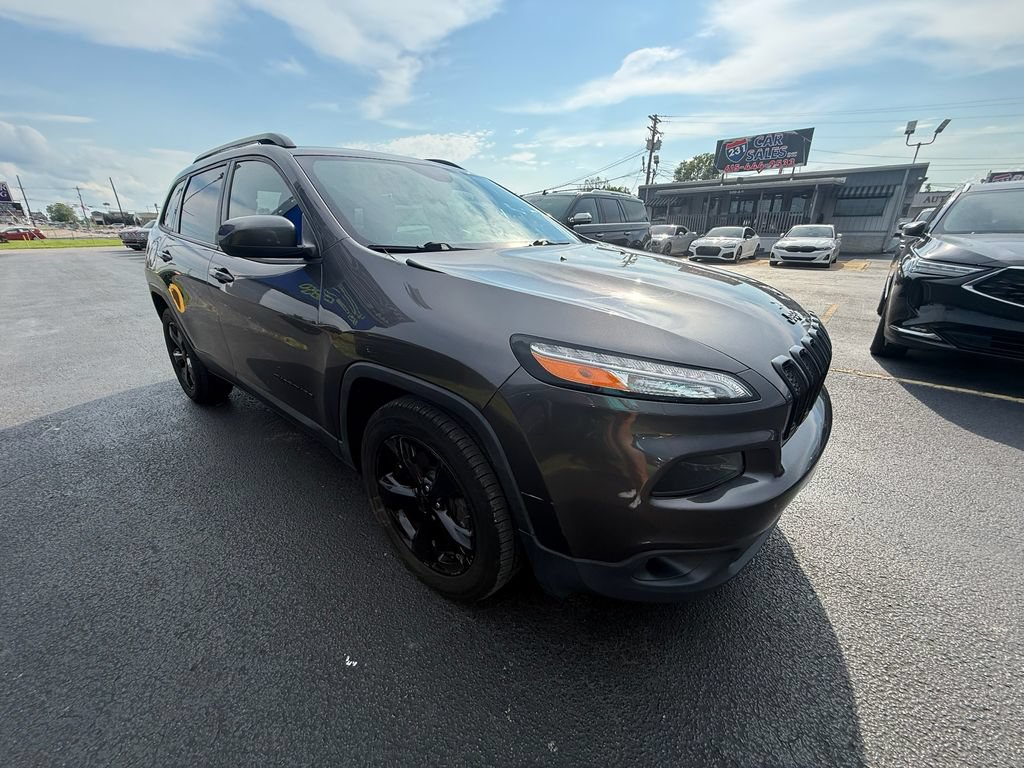 Used 2018 Jeep Cherokee Latitude w/ Altitude Package