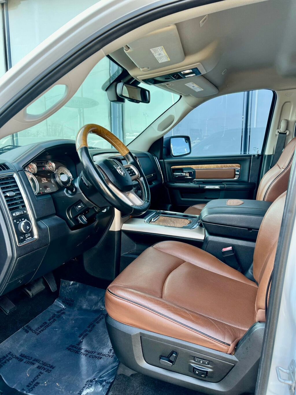 Used 2017 RAM 1500 Laramie Longhorn RWD image 16