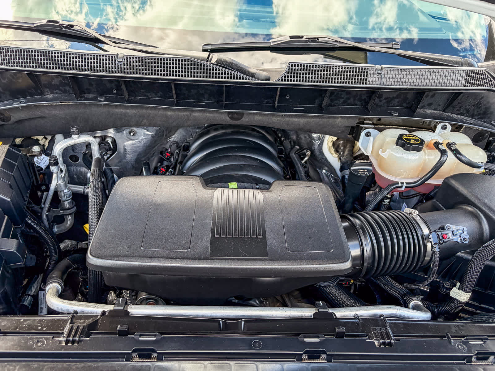 Used 2025 Chevrolet Silverado 1500 LT image 25