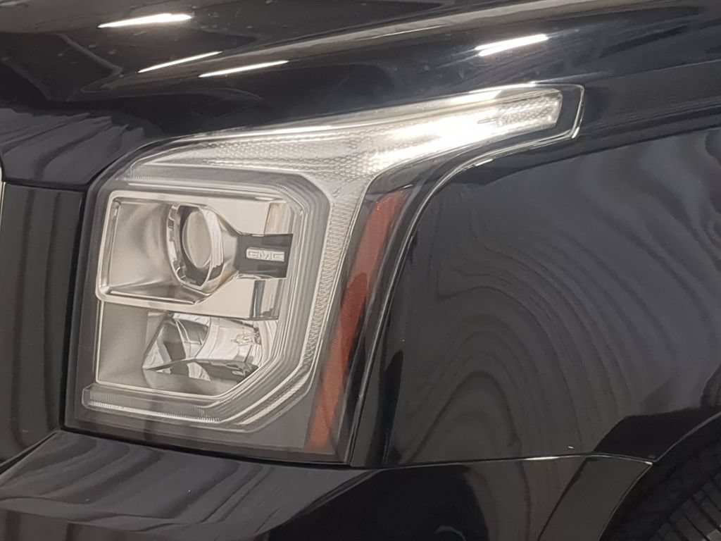 Used 2016 GMC Yukon Denali w/ Open Road Package AWD/4WD image 14