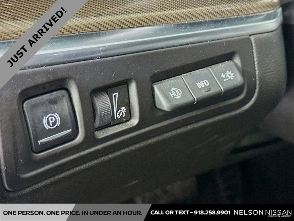 Used 2017 Cadillac XT5 Platinum image 10