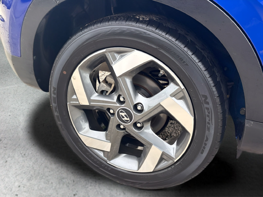 Certified 2025 Hyundai Venue SEL FWD image 14
