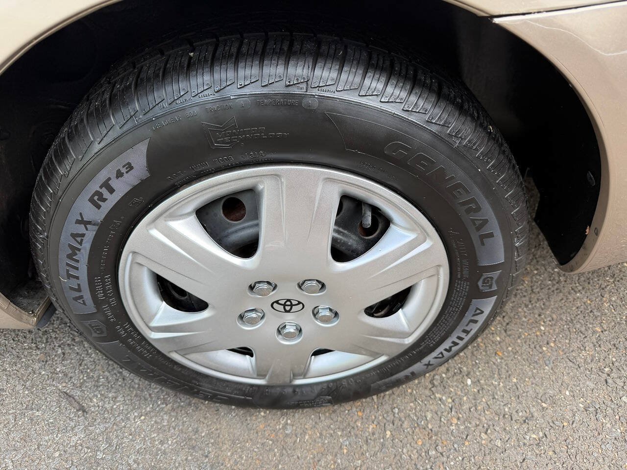 Used 2006 Toyota Camry LE FWD image 11