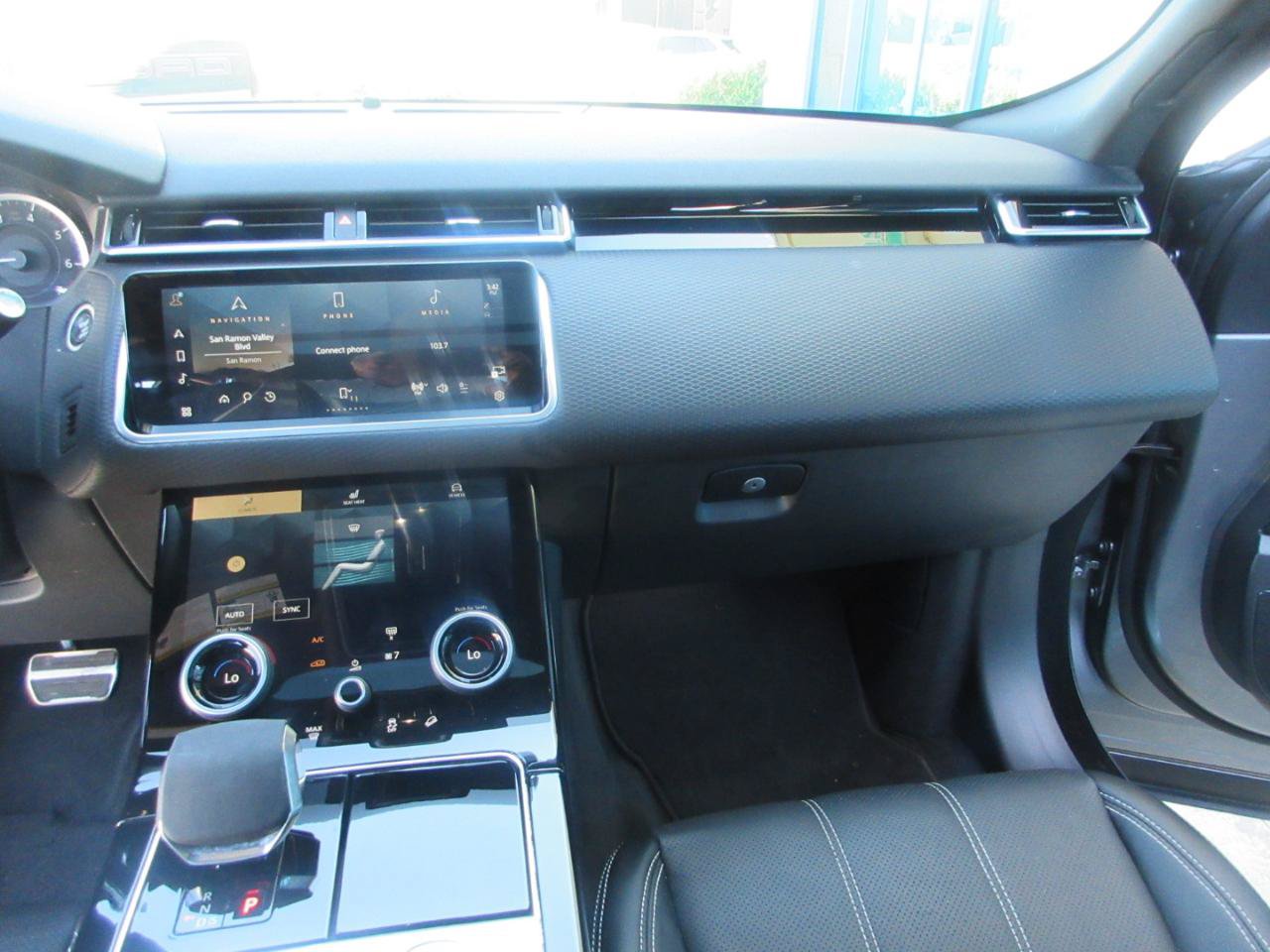 Used 2023 Land Rover Range Rover Velar R-Dynamic S AWD/4WD image 47
