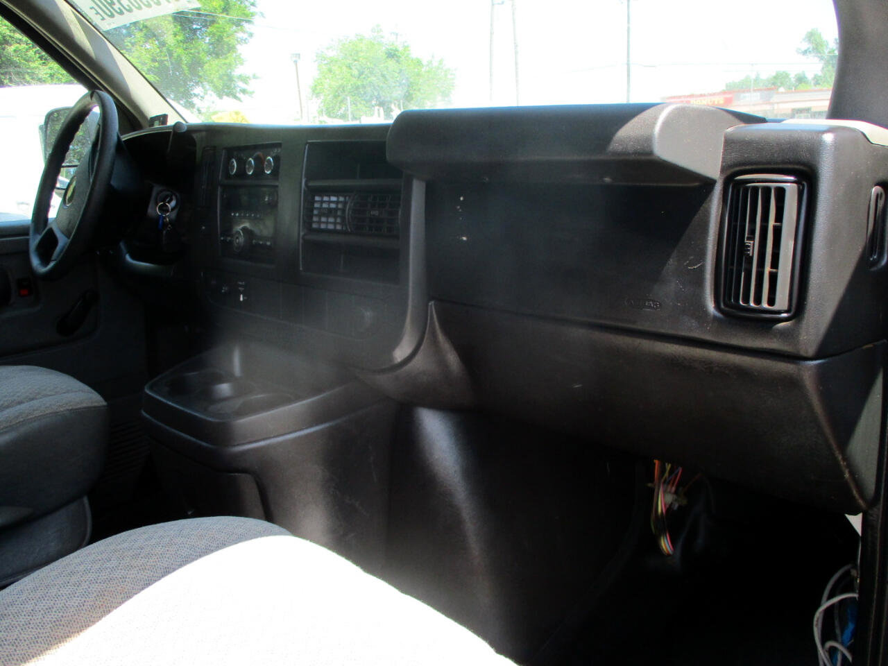 Used 2011 Chevrolet Express 2500 image 15