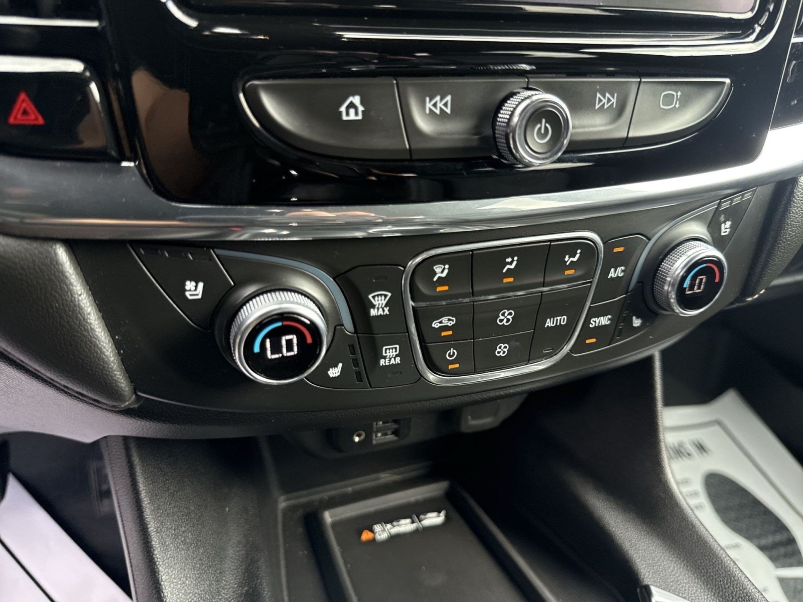 Used 2023 Chevrolet Traverse High Country AWD/4WD image 19