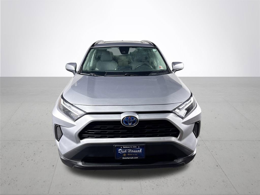 Used 2022 Toyota RAV4 XLE image 3