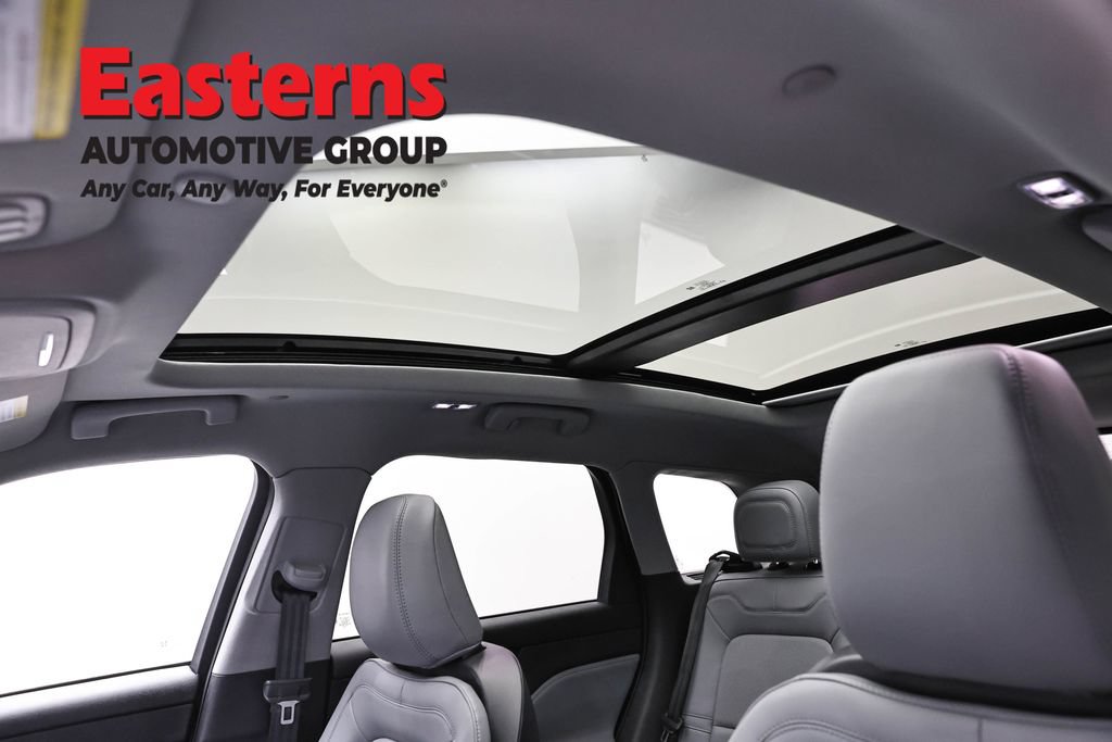 Used 2022 Lincoln Corsair AWD w/ Premium Package image 35
