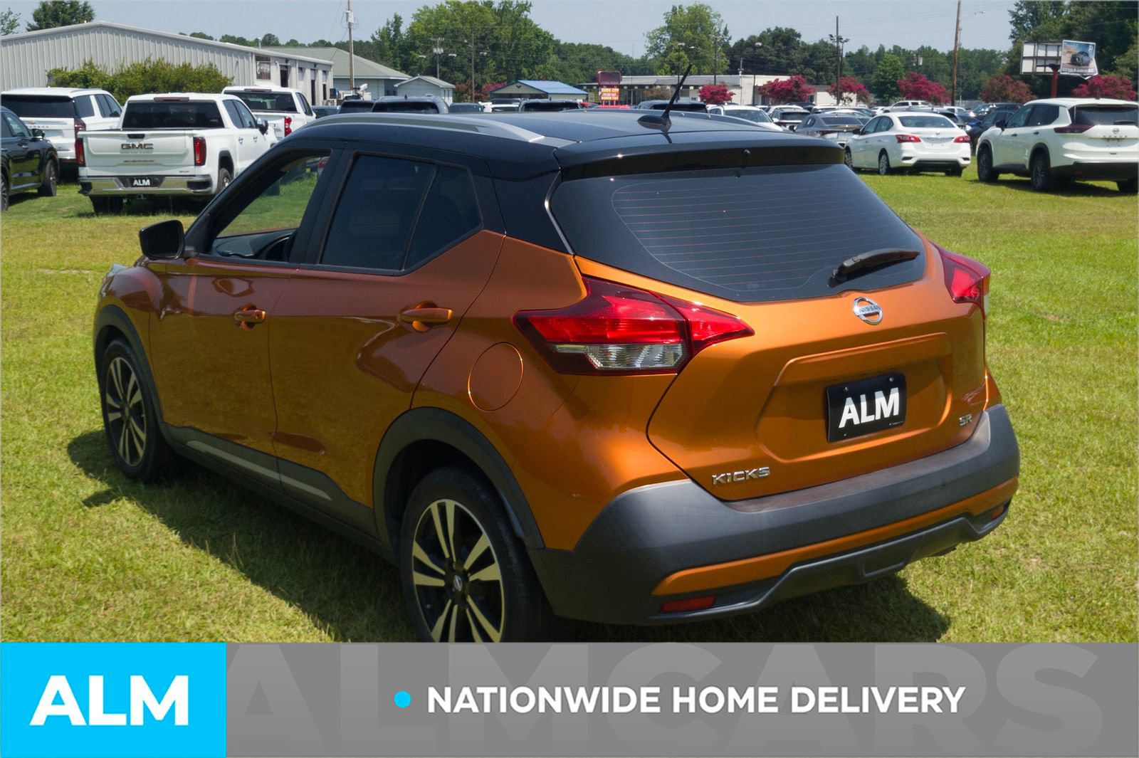 Used 2019 Nissan Kicks S FWD image 5