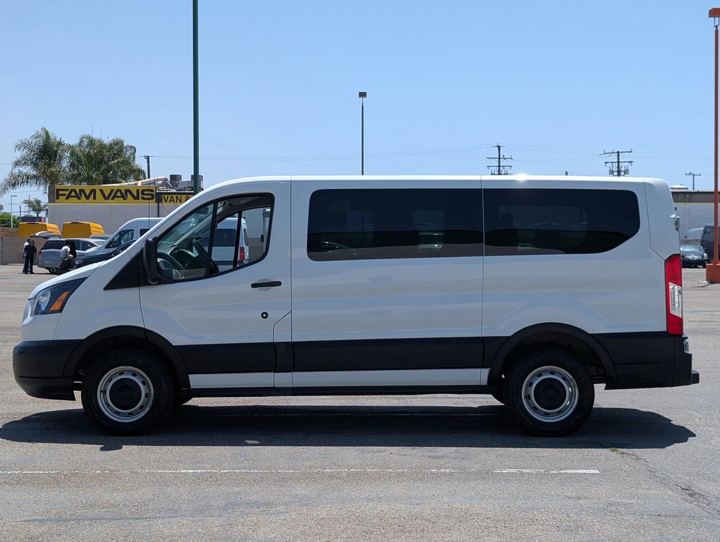 Used 2019 Ford Transit 150 XL image 5