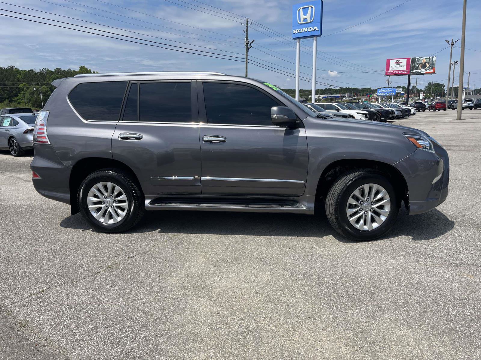 Used 2016 Lexus GX 460 w/ Premium Package AWD/4WD image 3