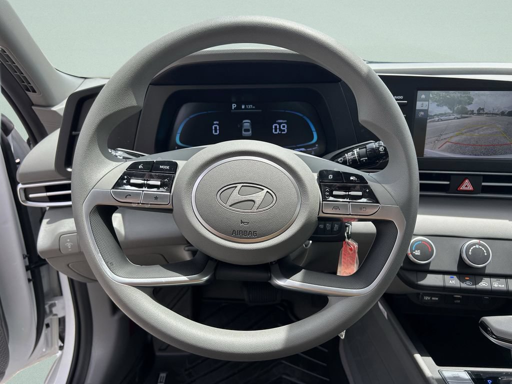 New 2026 Hyundai Elantra SE FWD image 28
