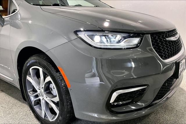 Used 2022 Chrysler Pacifica Pinnacle AWD/4WD image 37