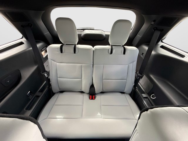 New 2027 Ford Explorer Platinum w/ 3.0L Ultimate Package RWD image 19