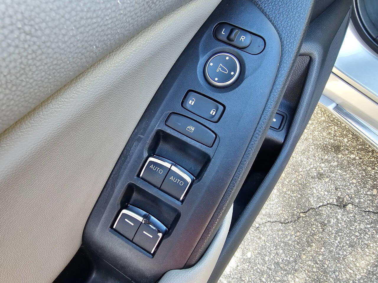 Used 2019 Honda Accord Touring image 11