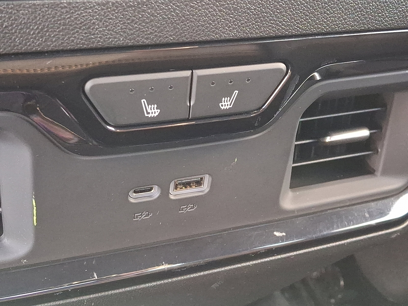 Used 2025 GMC Sierra 1500 AT4 image 11