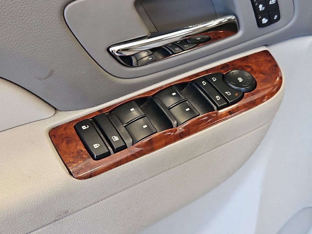 Used 2014 Chevrolet Suburban LTZ AWD/4WD image 11