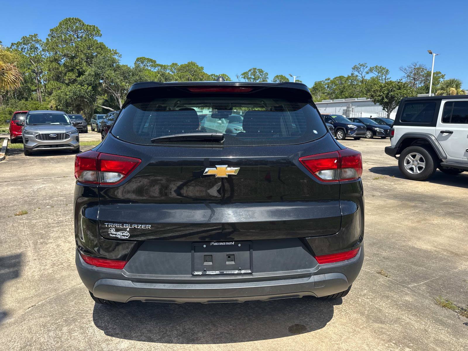 Used 2023 Chevrolet TrailBlazer LS FWD image 4