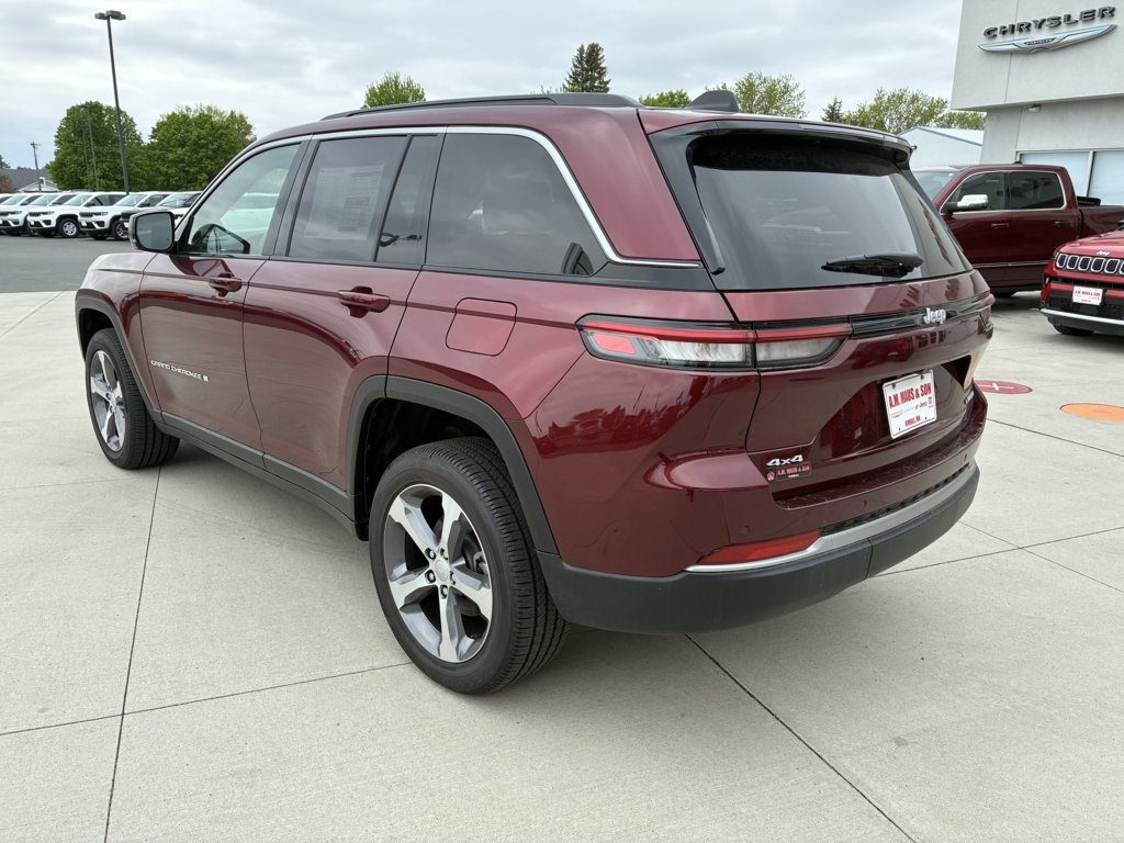 New 2026 Jeep Grand Cherokee Limited w/ Trailer Tow Package AWD/4WD image 6