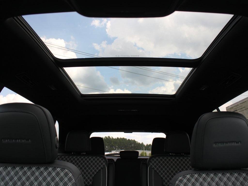 New 2026 GMC Acadia Denali w/ Super Cruise Package image 15