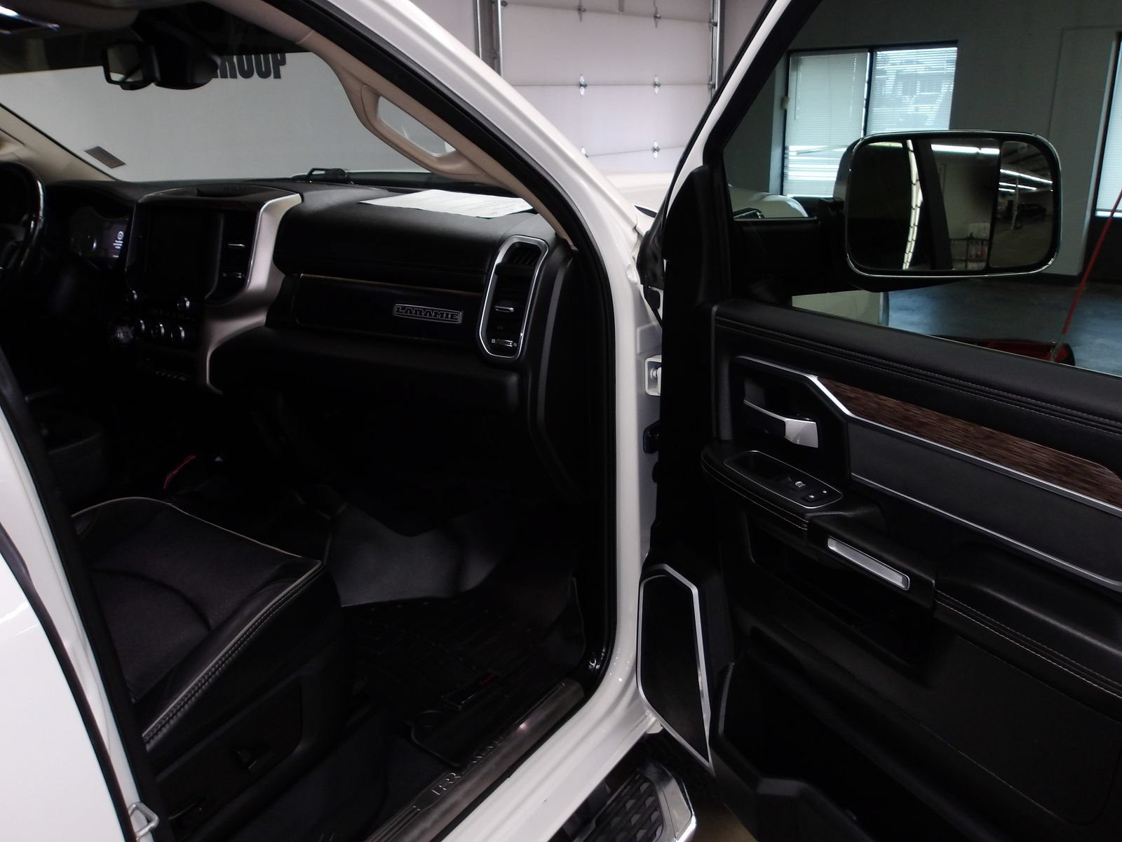 Used 2019 RAM 2500 Laramie AWD/4WD image 13