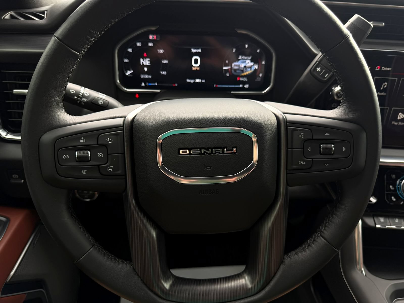 Used 2026 GMC Sierra 2500 Denali Ultimate w/ LPO, Black Badging Package AWD/4WD image 26
