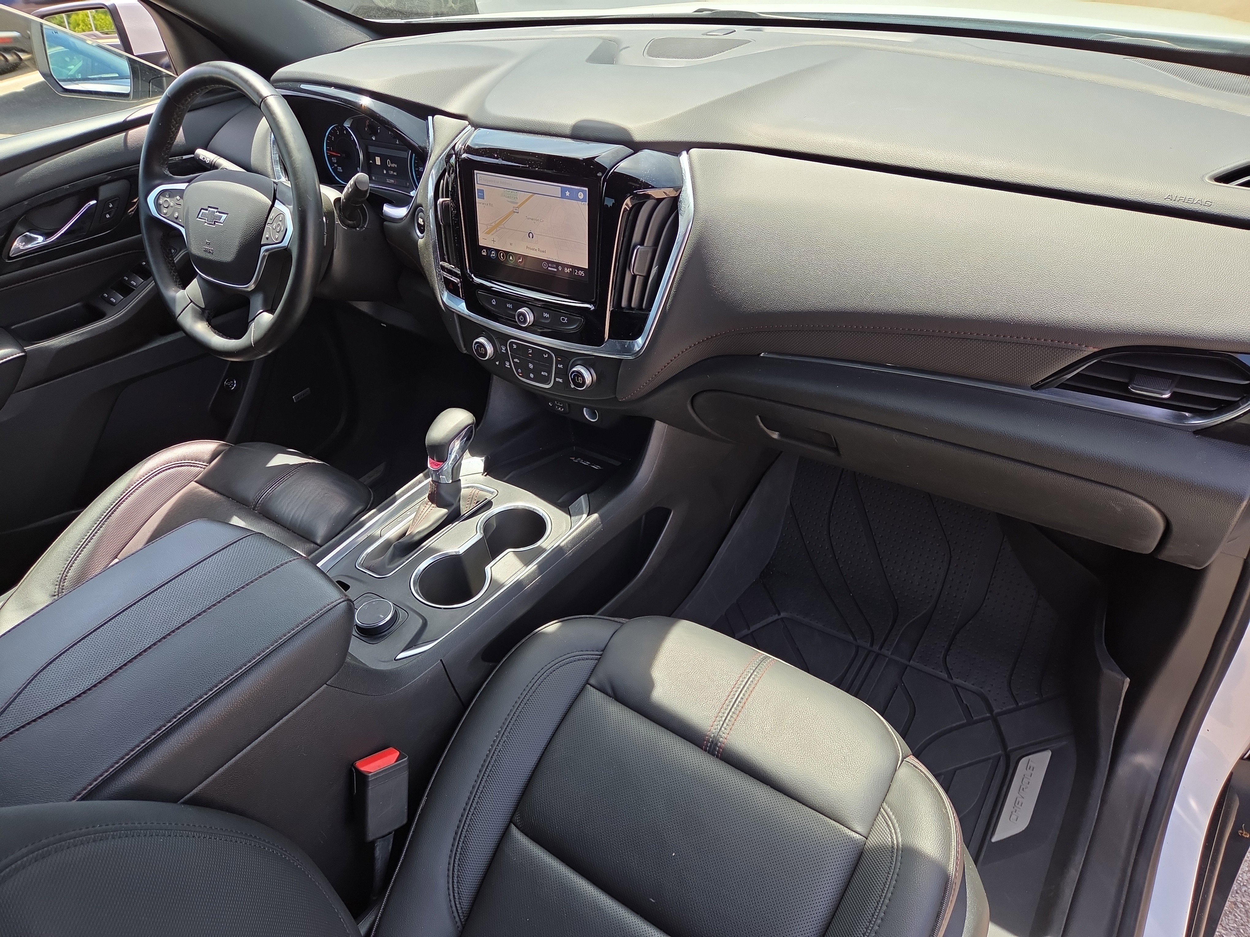 Used 2023 Chevrolet Traverse RS w/ LPO, Floor Liner Package FWD image 18