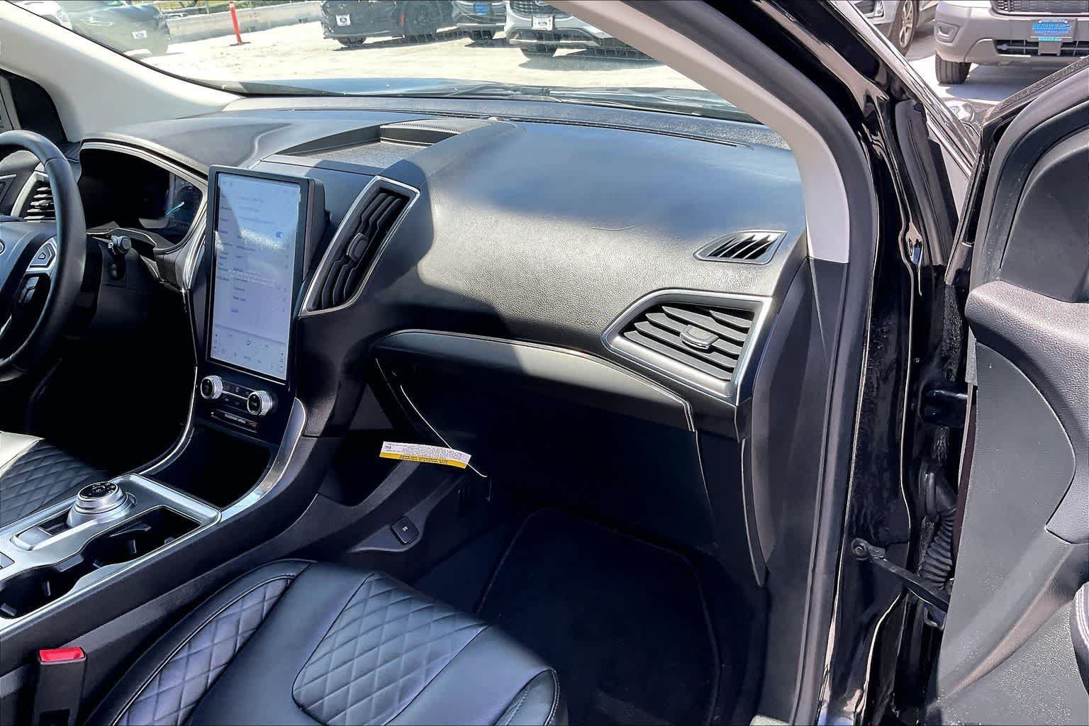 Used 2024 Ford Edge Titanium w/ Equipment Group 301A AWD/4WD image 23