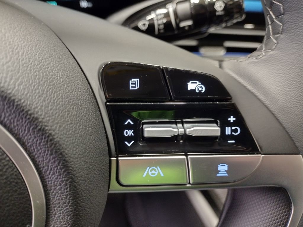 New 2026 Hyundai Elantra Limited FWD image 24