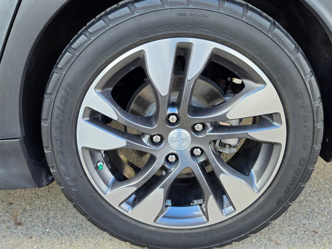 Used 2018 Buick Regal Preferred w/ Sights and Sounds Package AWD/4WD image 29