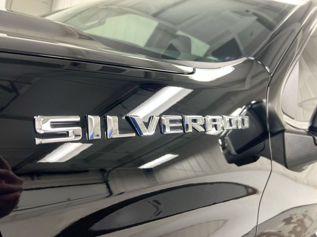 Used 2021 Chevrolet Silverado 1500 LTZ AWD/4WD image 25