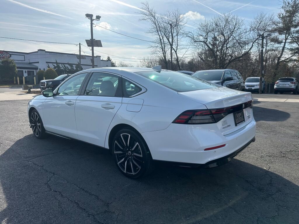 Used 2024 Honda Accord Touring image 4