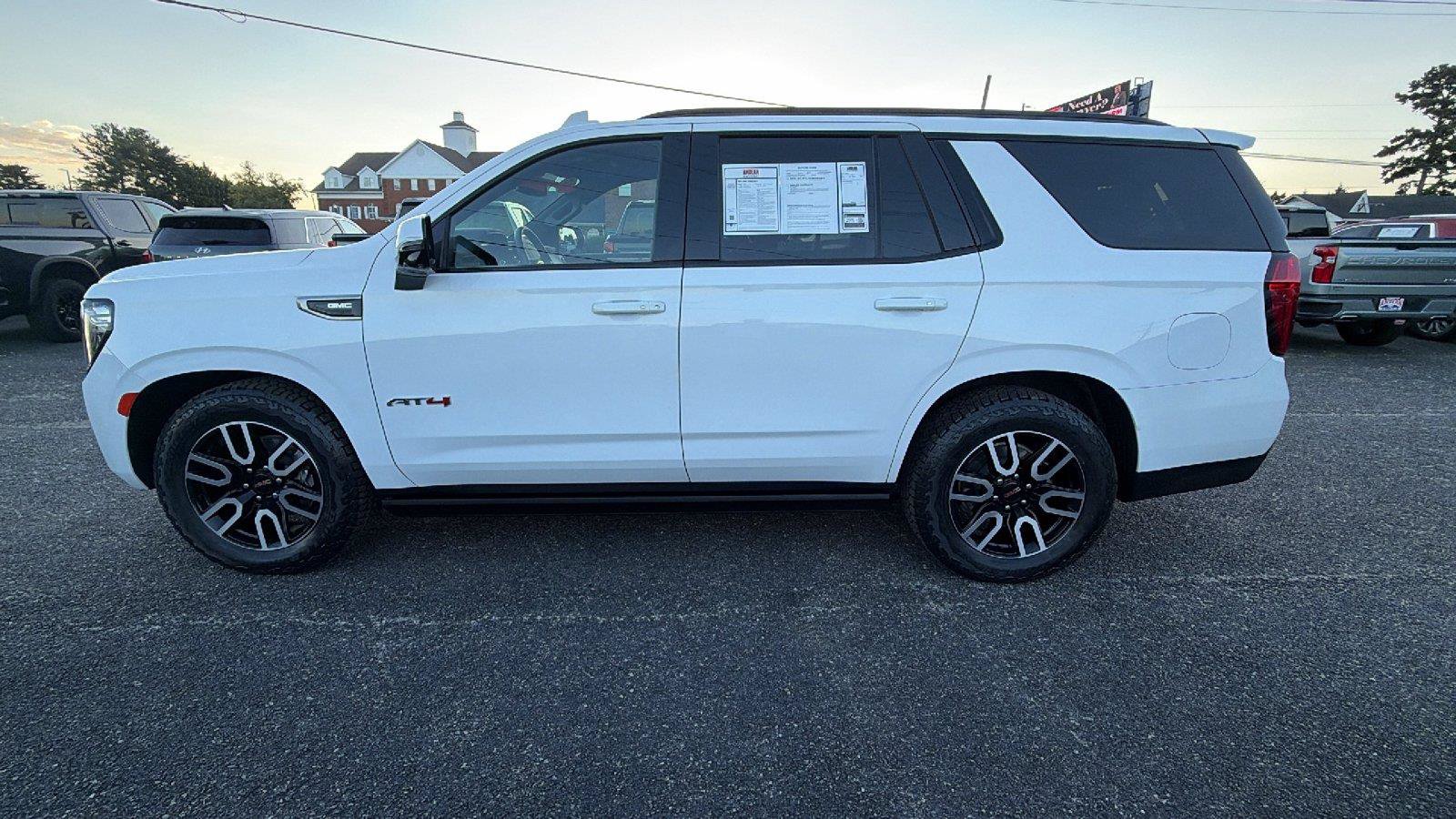 Used 2023 GMC Yukon AT4 w/ AT4 Premium Plus Package AWD/4WD image 12