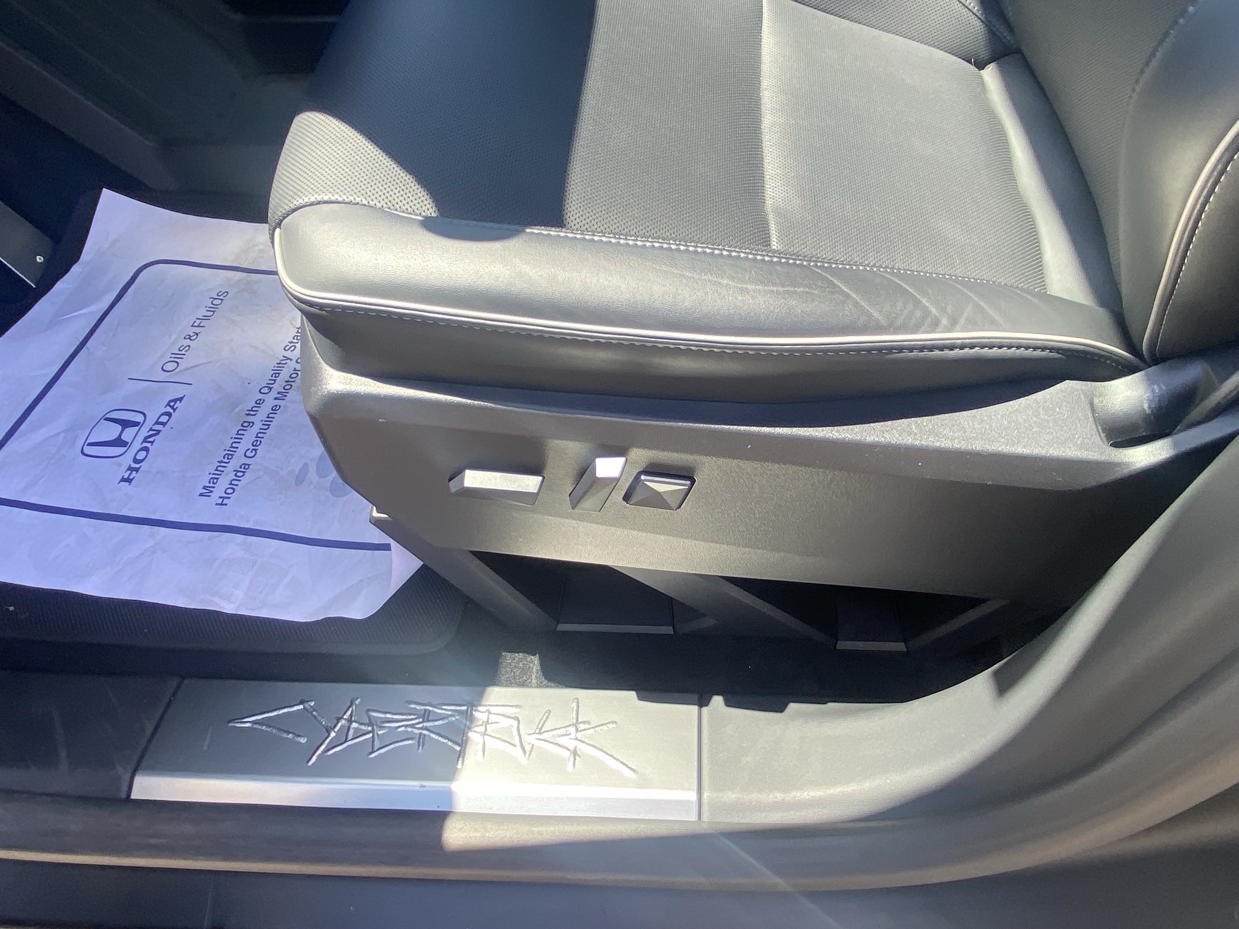 Used 2024 Tesla Cybertruck AWD Crew Cab image 18