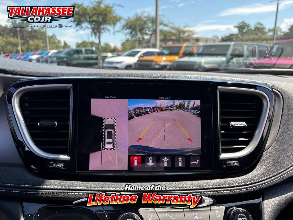 New 2027 Chrysler Pacifica Select FWD image 27