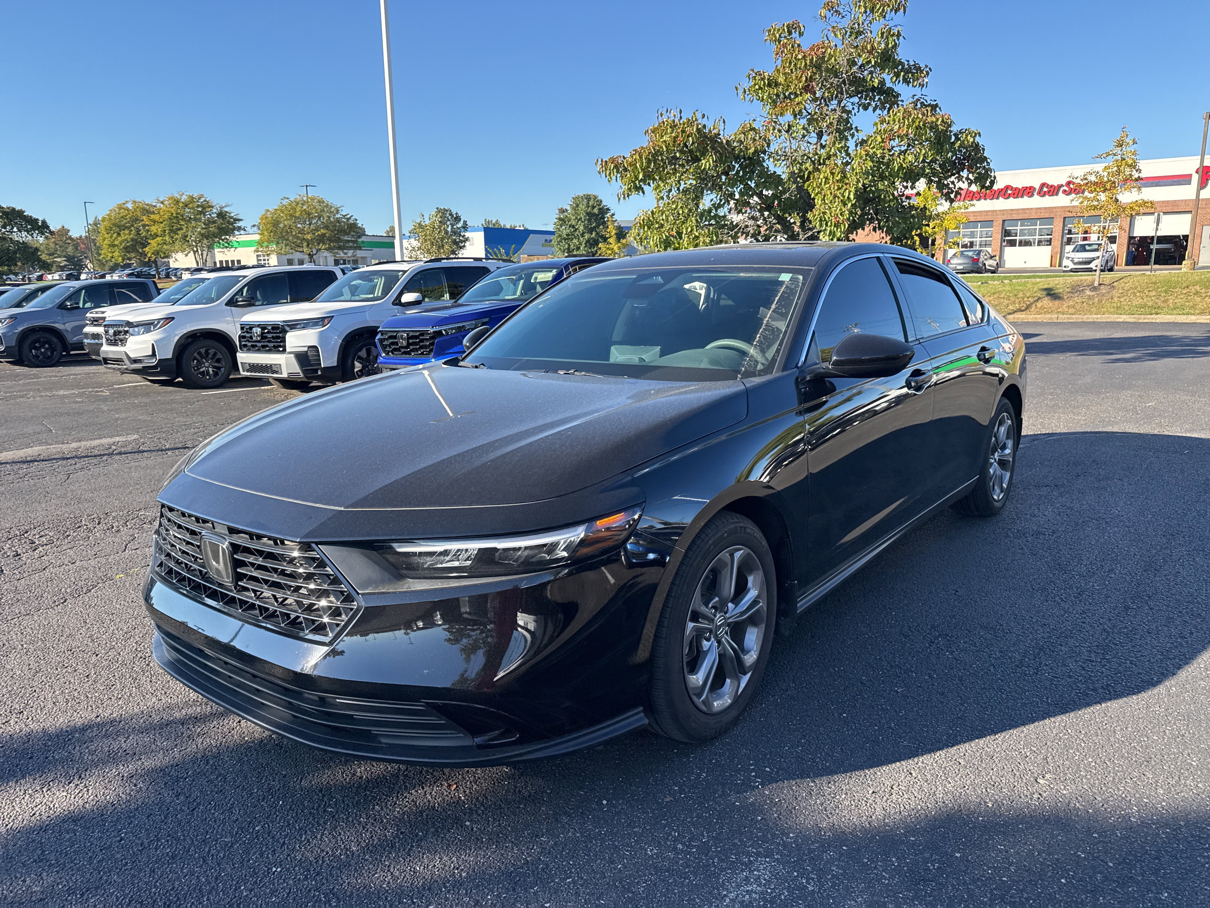Used 2024 Honda Accord EX image 5
