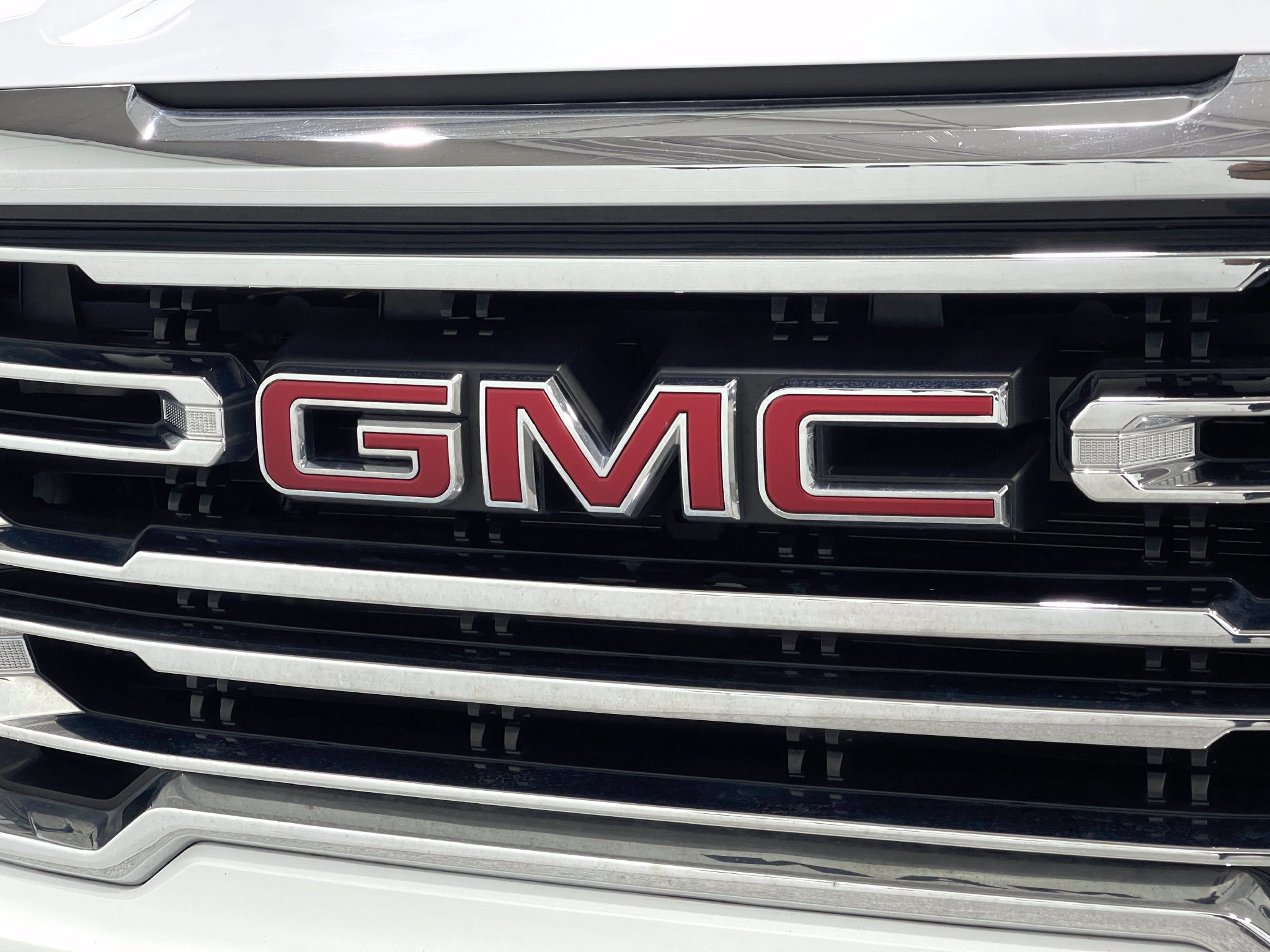 Used 2019 GMC Sierra 1500 SLT w/ SLT Premium Plus Package AWD/4WD image 38