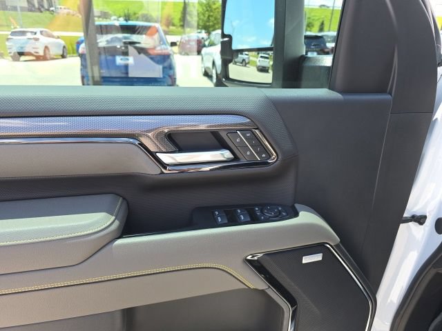 Used 2025 Chevrolet Silverado 2500 ZR2 w/ Technology Package AWD/4WD image 12