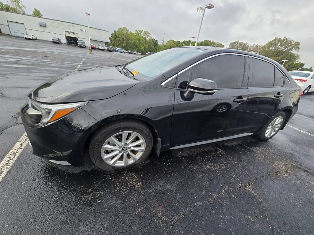 Used 2024 Toyota Corolla XLE FWD image 5
